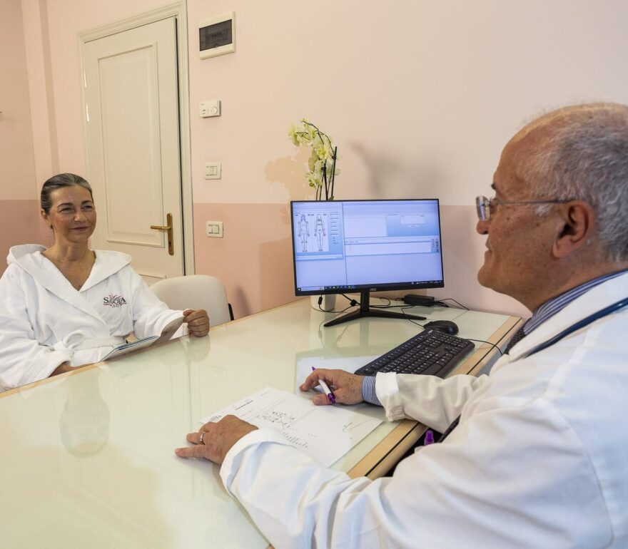 Consulenza medica in un ambiente rilassante.