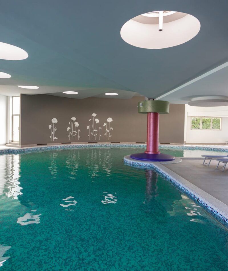 Piscina termale per relax totale.