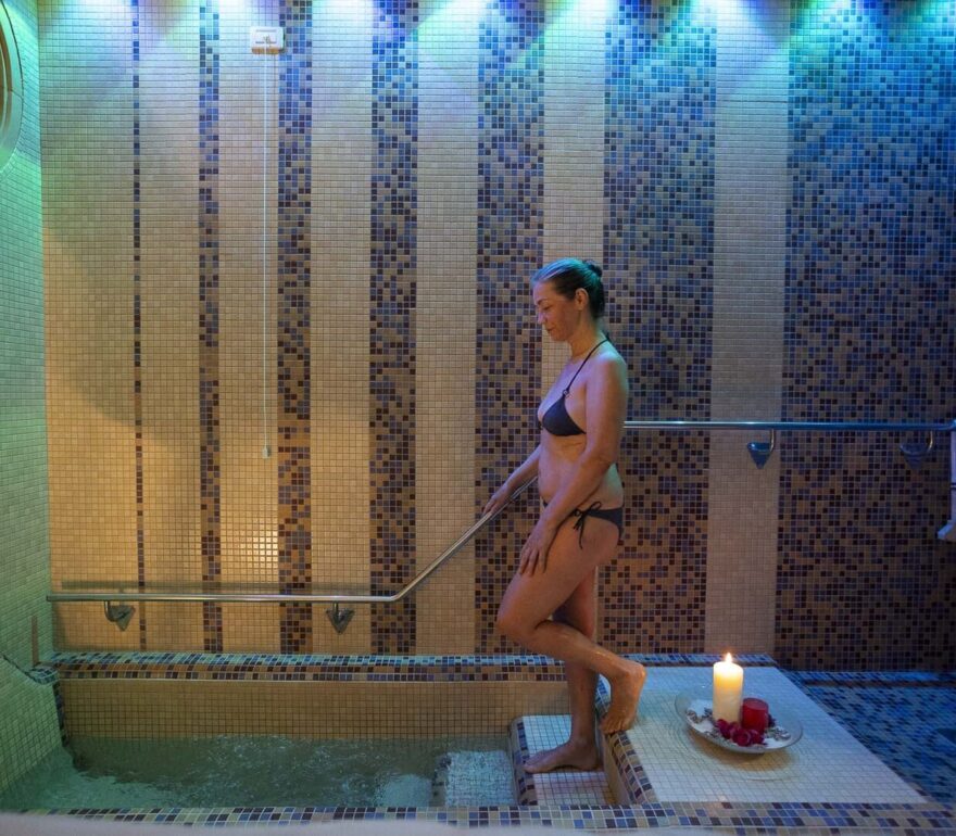 A thermal pool with an intimate atmosphere.