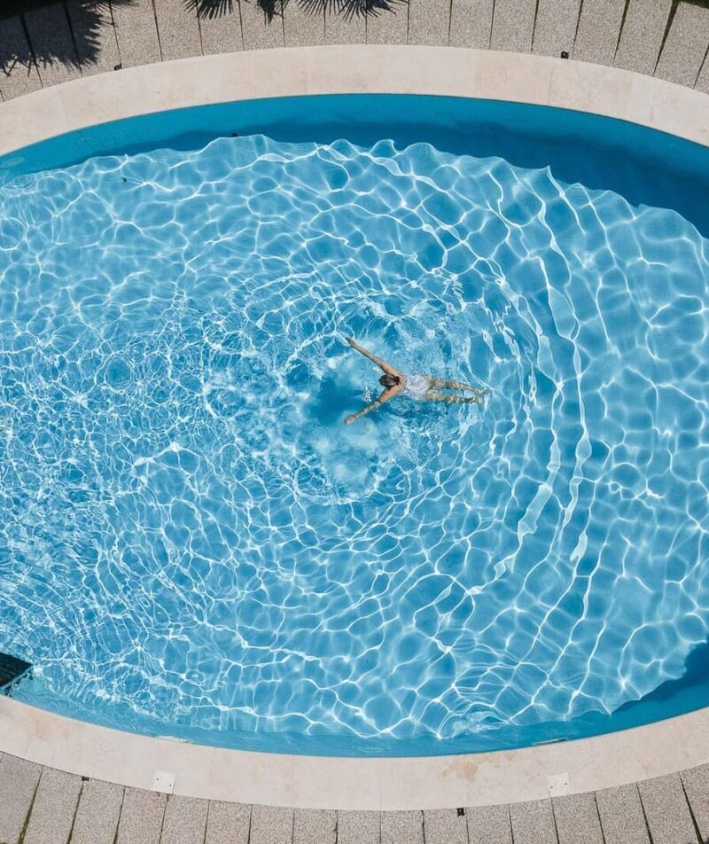 Splendida piscina termale immersa nel verde.