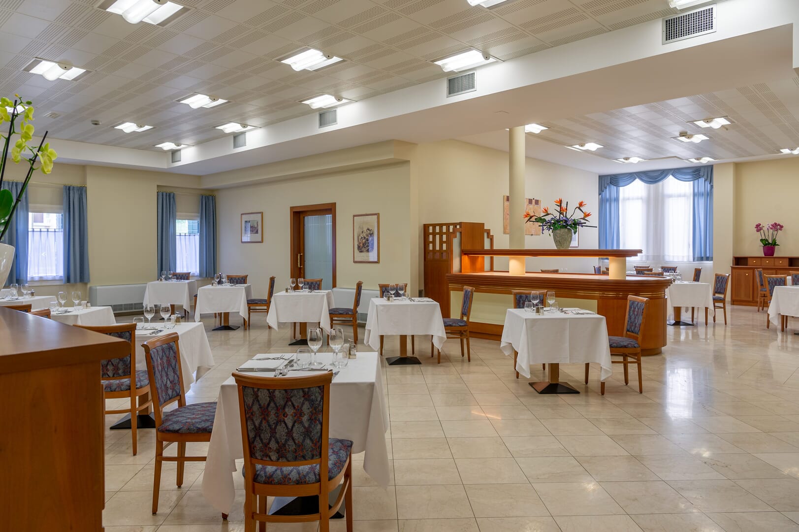 Elegantes Restaurant im Hotel Savoia Therme